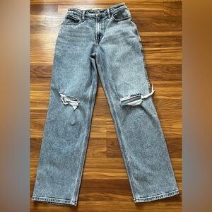Hollister Ultra High-Rise Ripped Light Wash Dad Jeans Size 2R 26W
